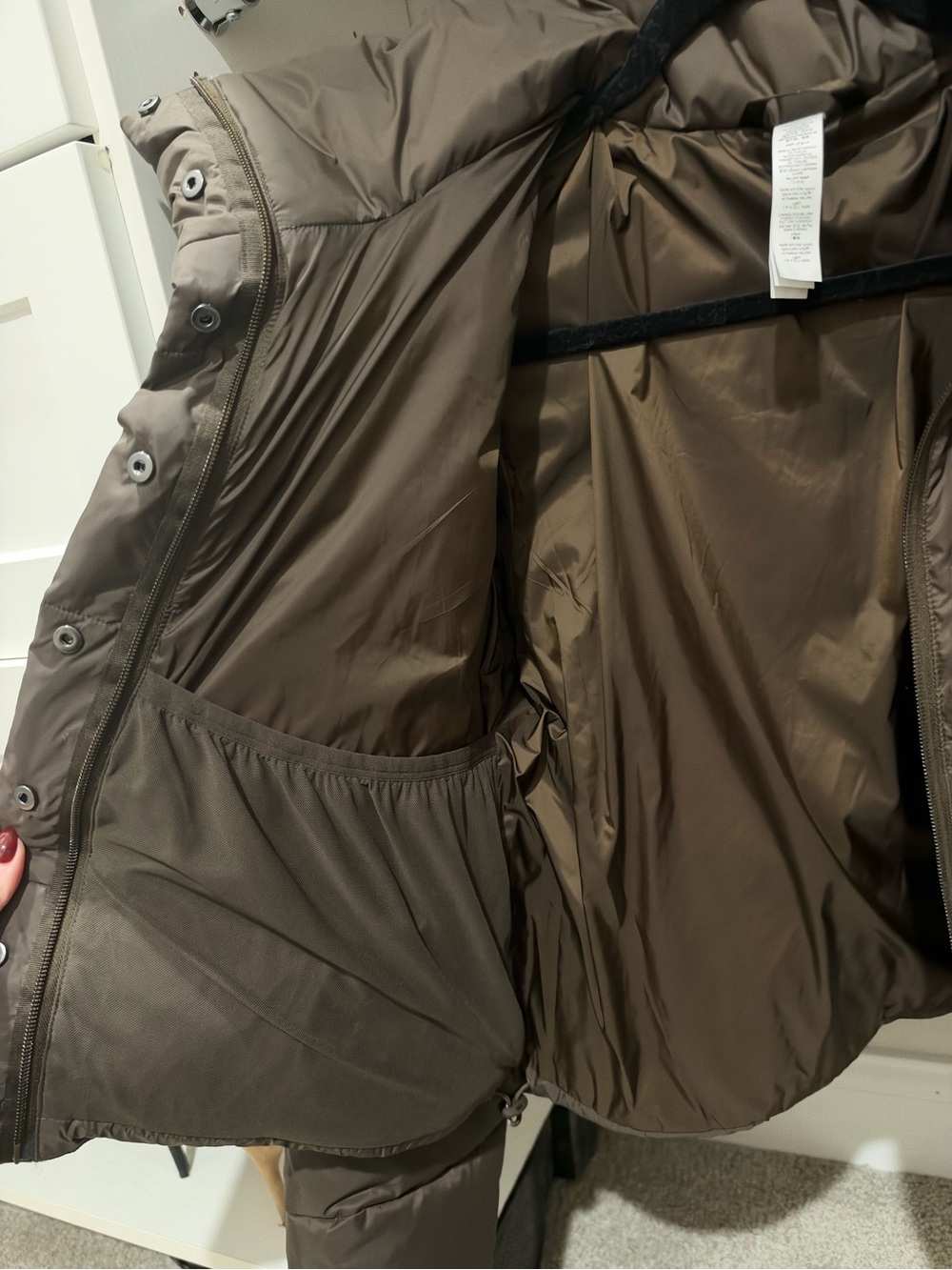 Alo Gold Rush Puffer. Medium. Espresso. New with tags. Authentic. - Picture 4 of 12